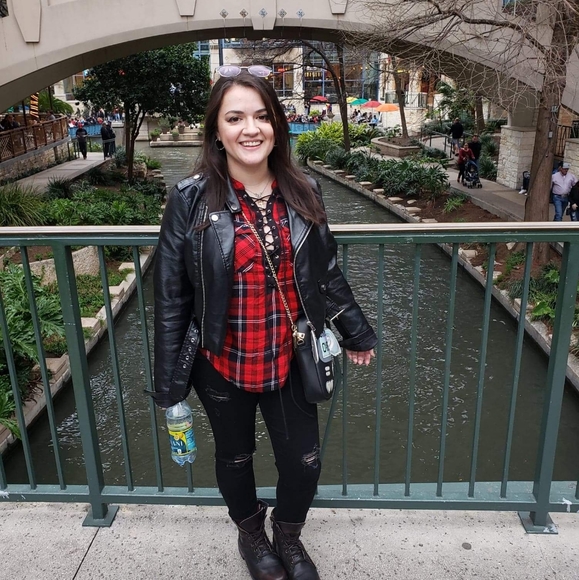 Ciao! I'm Alessandra 💛🌻 - Picture 10 of 16